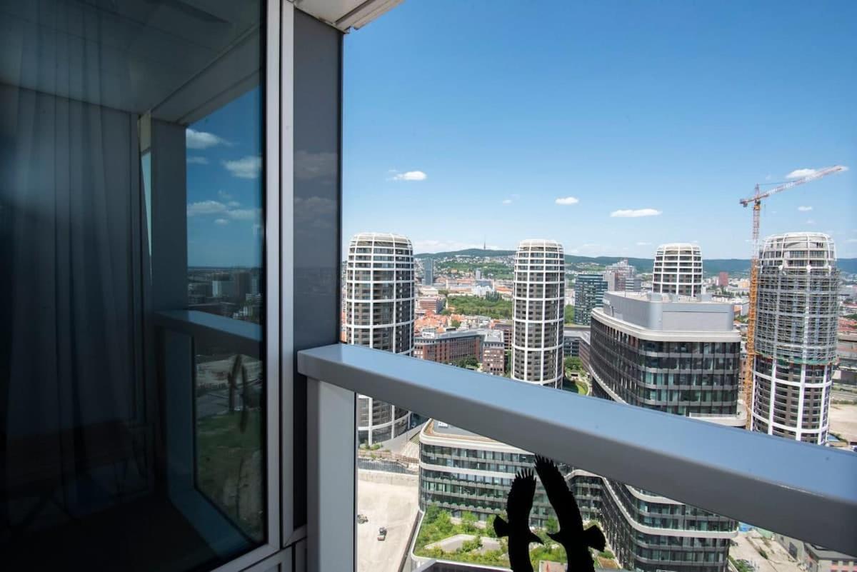 Luxury 1Bdrm On The 28Th Floor Daire Bratislava Dış mekan fotoğraf