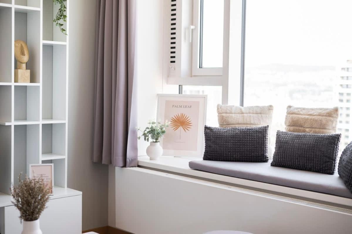 Luxury 1Bdrm On The 28Th Floor Daire Bratislava Dış mekan fotoğraf