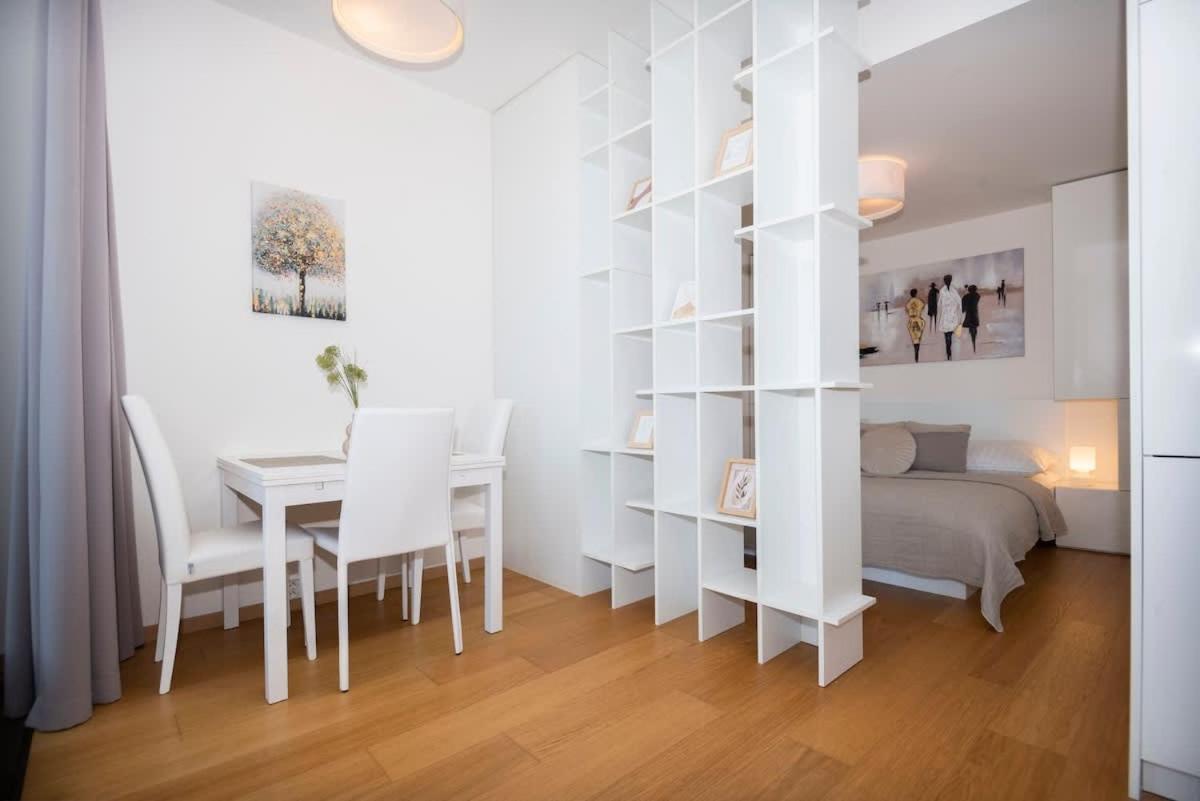 Luxury 1Bdrm On The 28Th Floor Daire Bratislava Dış mekan fotoğraf